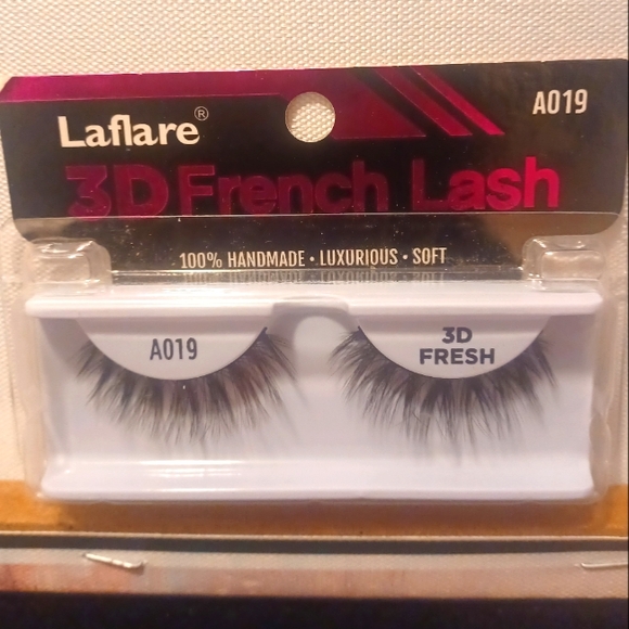 (4) 3D French Lash bundle by Laflare - Picture 4 of 8